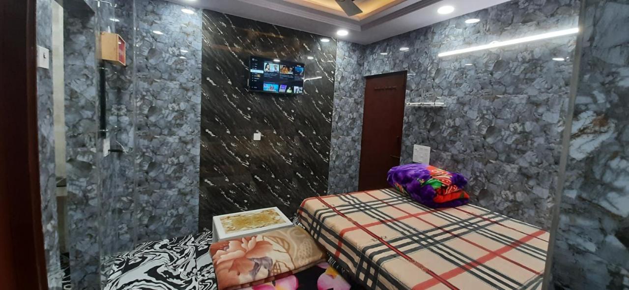Aggarwal Luxury Room With Private Kitchen Washroom And Balcony Along With Fridge, Ac, Android Tv, Wifi In Main Lajpat Nagar Ню Делхи Екстериор снимка
