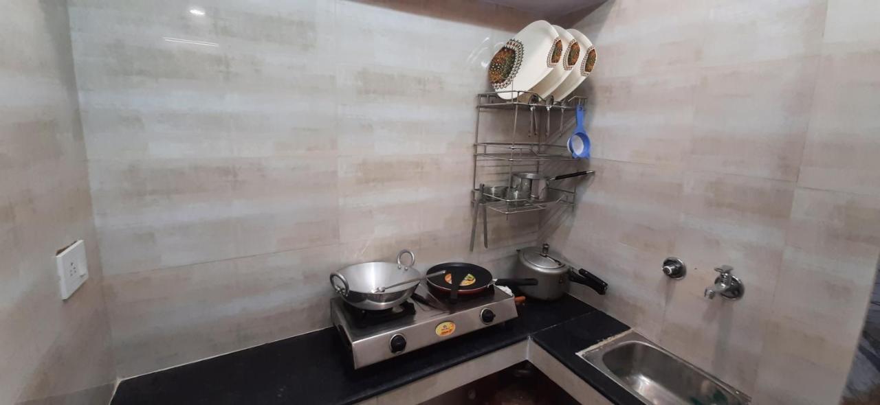 Aggarwal Luxury Room With Private Kitchen Washroom And Balcony Along With Fridge, Ac, Android Tv, Wifi In Main Lajpat Nagar Ню Делхи Екстериор снимка